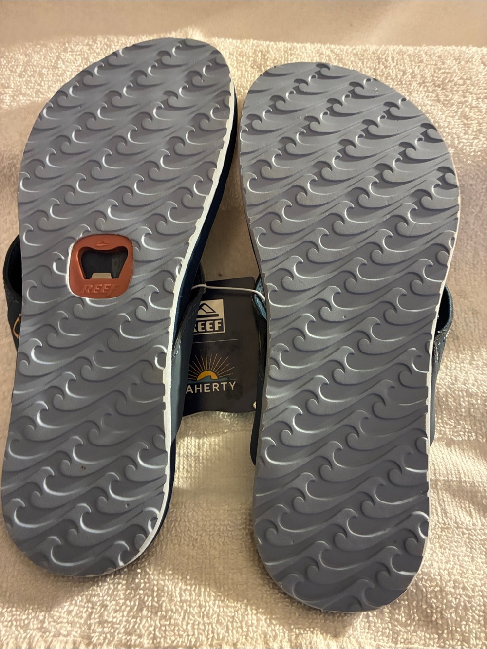 Fahrrty x Reef collab Unisex Navy, Mustard & Rust Sunset Graphic Flip Flops - Picture 4 of 7